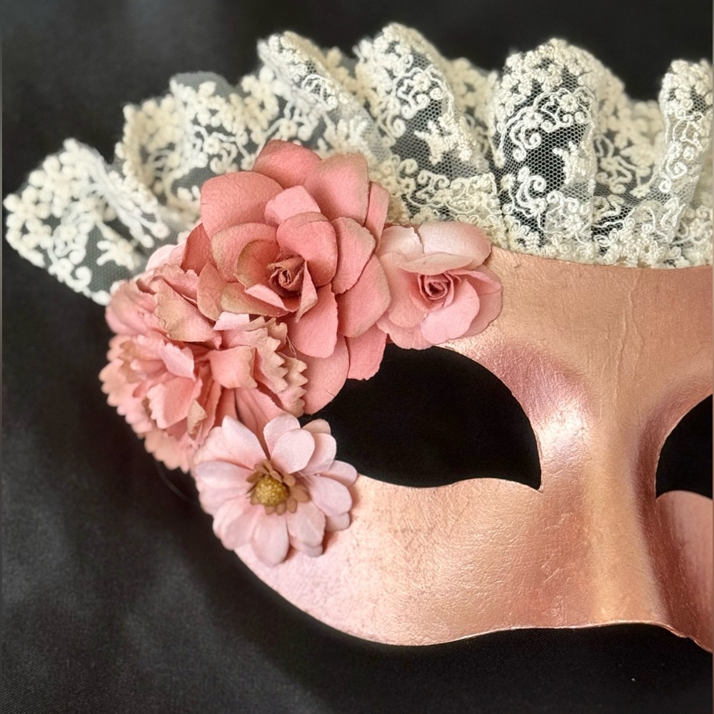 Halloween!!!! Nude metal color Floral Lace Masquerade Mask